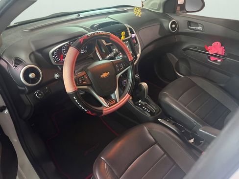 Used 2017 Chevrolet Sonic Premier w/ Driver Confidence Package FWD image 5