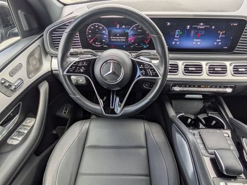 Used 2024 Mercedes-Benz GLS 450 4MATIC image 17