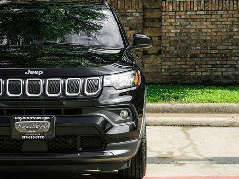 Used 2022 Jeep Compass Latitude AWD/4WD image 59