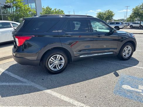 Used 2024 Ford Explorer XLT w/ Equipment Group 202A AWD/4WD image 32