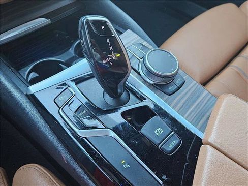 Used 2019 BMW 530i w/ Convenience Package image 22