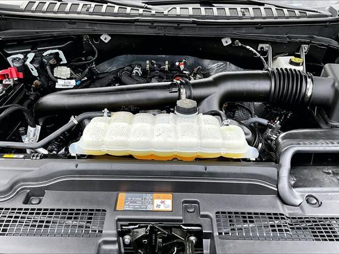Used 2025 Ford Expedition Active RWD image 32
