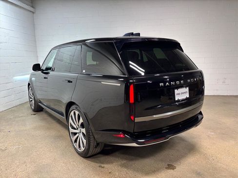 Used 2023 Land Rover Range Rover Long Wheelbase SE image 9