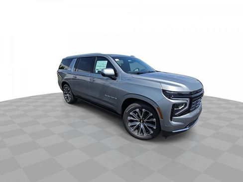 New 2025 Chevrolet Suburban High Country image 2