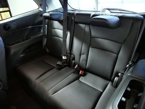 Used 2022 Honda Pilot Touring image 16