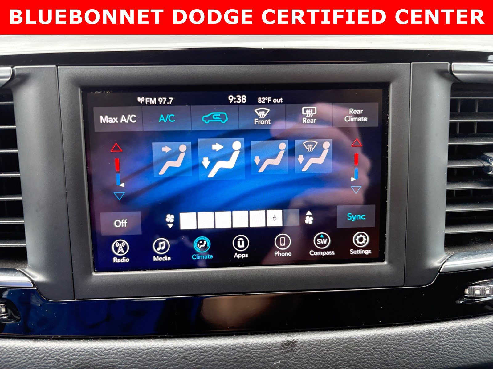 Used 2019 Chrysler Pacifica L FWD image 17