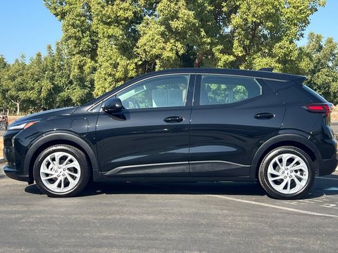 Used 2027 Chevrolet Bolt LT w/ Comfort Package FWD image 8