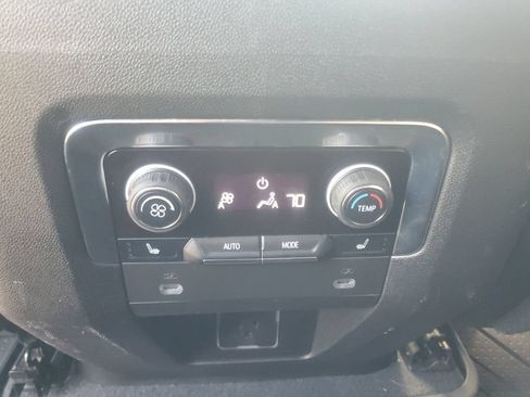 Used 2021 Chevrolet Tahoe Z71 w/ Z71 Signature Package AWD/4WD image 15