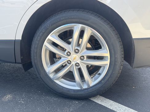 Used 2018 Chevrolet Equinox Premier AWD/4WD image 5
