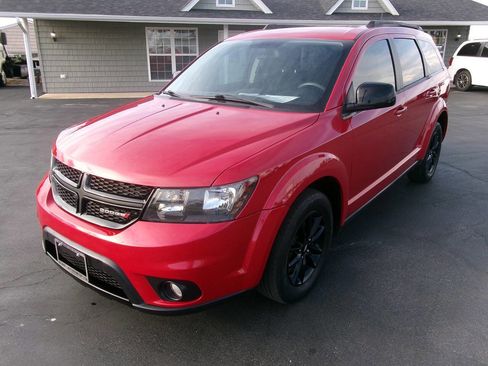 Used 2019 Dodge Journey SE FWD image 8
