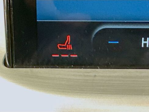 Used 2025 Ford Escape Platinum image 21