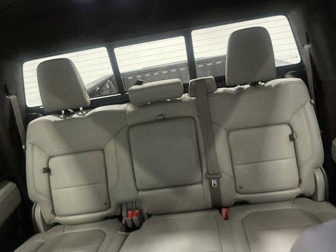 Used 2021 GMC Sierra 1500 SLT w/ SLT Convenience Package AWD/4WD image 9