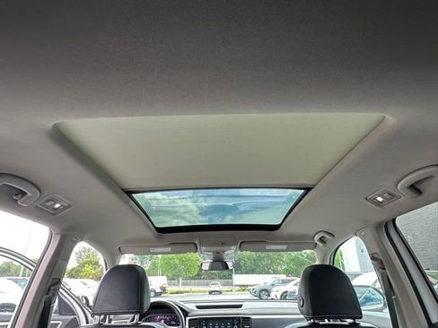 Used 2023 Volkswagen Atlas SEL Premium AWD/4WD image 25