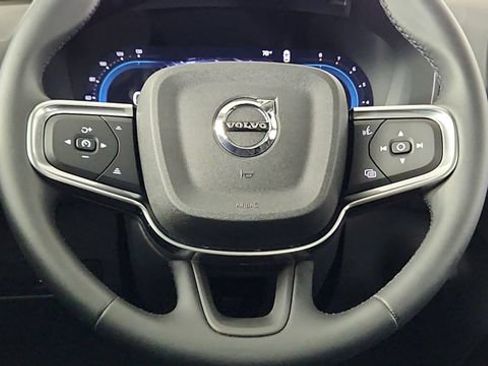 Used 2025 Volvo XC40 B5 Plus w/ Protection Package Premier AWD/4WD image 24