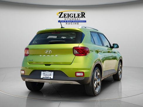 Certified 2023 Hyundai Venue SEL FWD image 7
