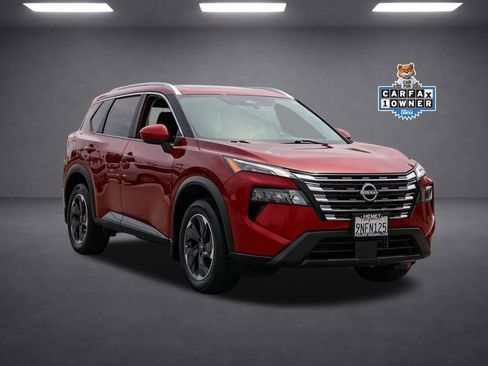 Used 2024 Nissan Rogue SV w/ SV Premium Package FWD image 2