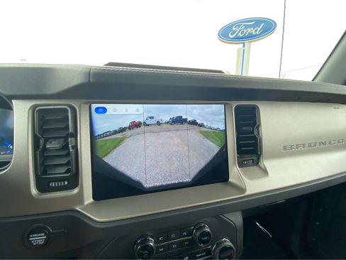 Used 2025 Ford Bronco Outer Banks AWD/4WD image 40