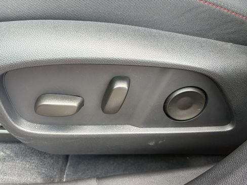 Used 2025 Chevrolet Equinox RS w/ Safety and Technology Package AWD/4WD image 15