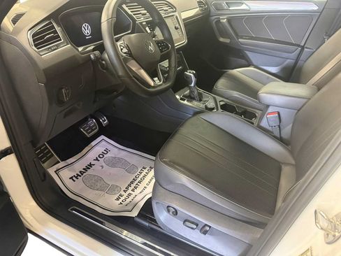 Certified 2023 Volkswagen Tiguan SE R-Line AWD/4WD image 19