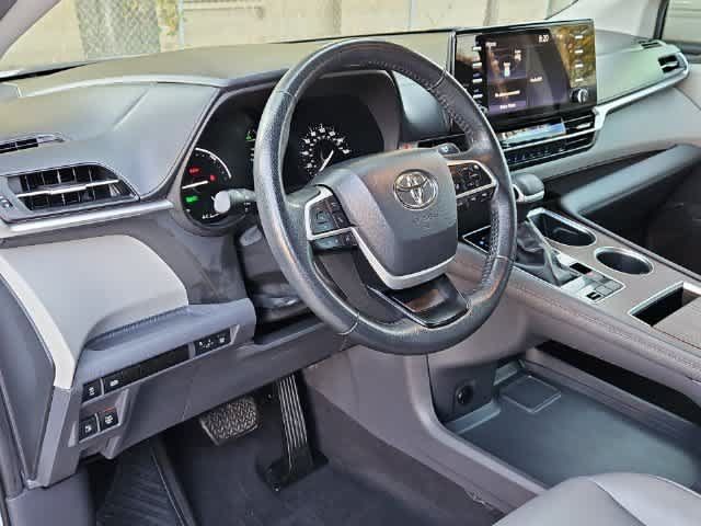 Used 2022 Toyota Sienna XLE FWD image 10