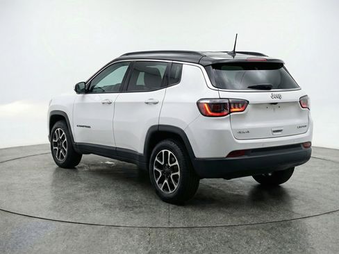Used 2025 Jeep Compass Trailhawk image 6