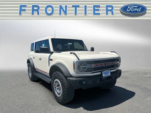New 2026 Ford Bronco Outer Banks w/ Sasquatch Package AWD/4WD image 8
