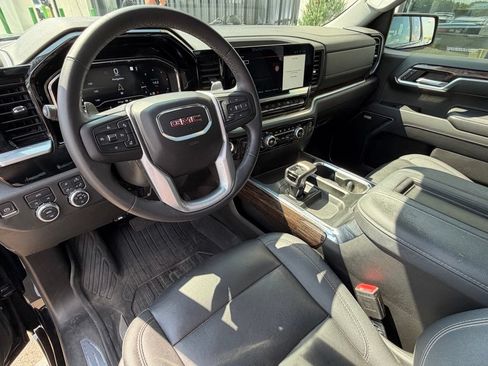Used 2022 GMC Sierra 1500 Elevation w/ Elevation Premium Package AWD/4WD image 10