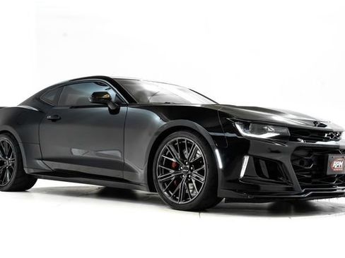 Used 2017 Chevrolet Camaro ZL1 RWD image 6