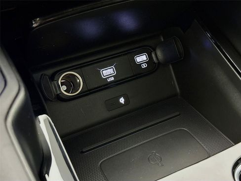 Used 2022 Kia Telluride EX w/ EX Premium Package FWD image 17