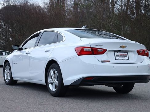 Used 2021 Chevrolet Malibu LS image 3