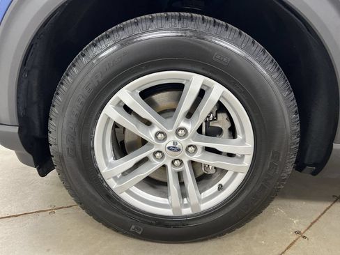 Used 2021 Ford Explorer XLT w/ Equipment Group 202A AWD/4WD image 25
