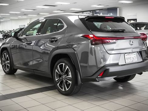 Used 2026 Lexus UX 300h FWD w/ Accessory Package (P1) image 8