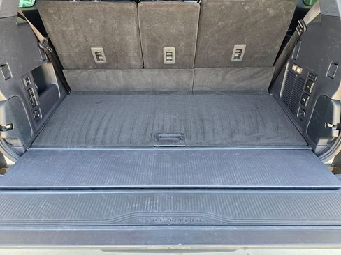 Used 2025 Ford Expedition Tremor AWD/4WD image 32