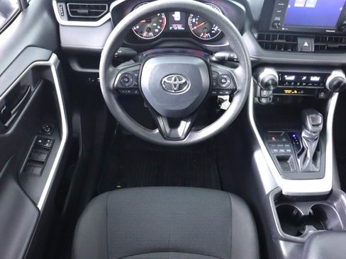 Used 2021 Toyota RAV4 LE AWD/4WD image 30