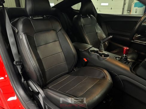 Used 2016 Ford Mustang Shelby GT350 w/ Track Package image 36