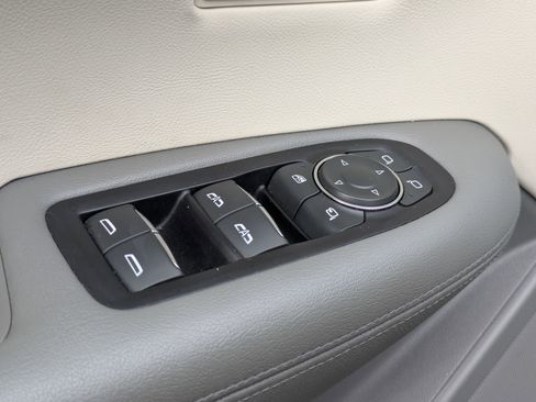 Used 2019 Cadillac XT5 Premium Luxury w/ Driver Assist Package image 11