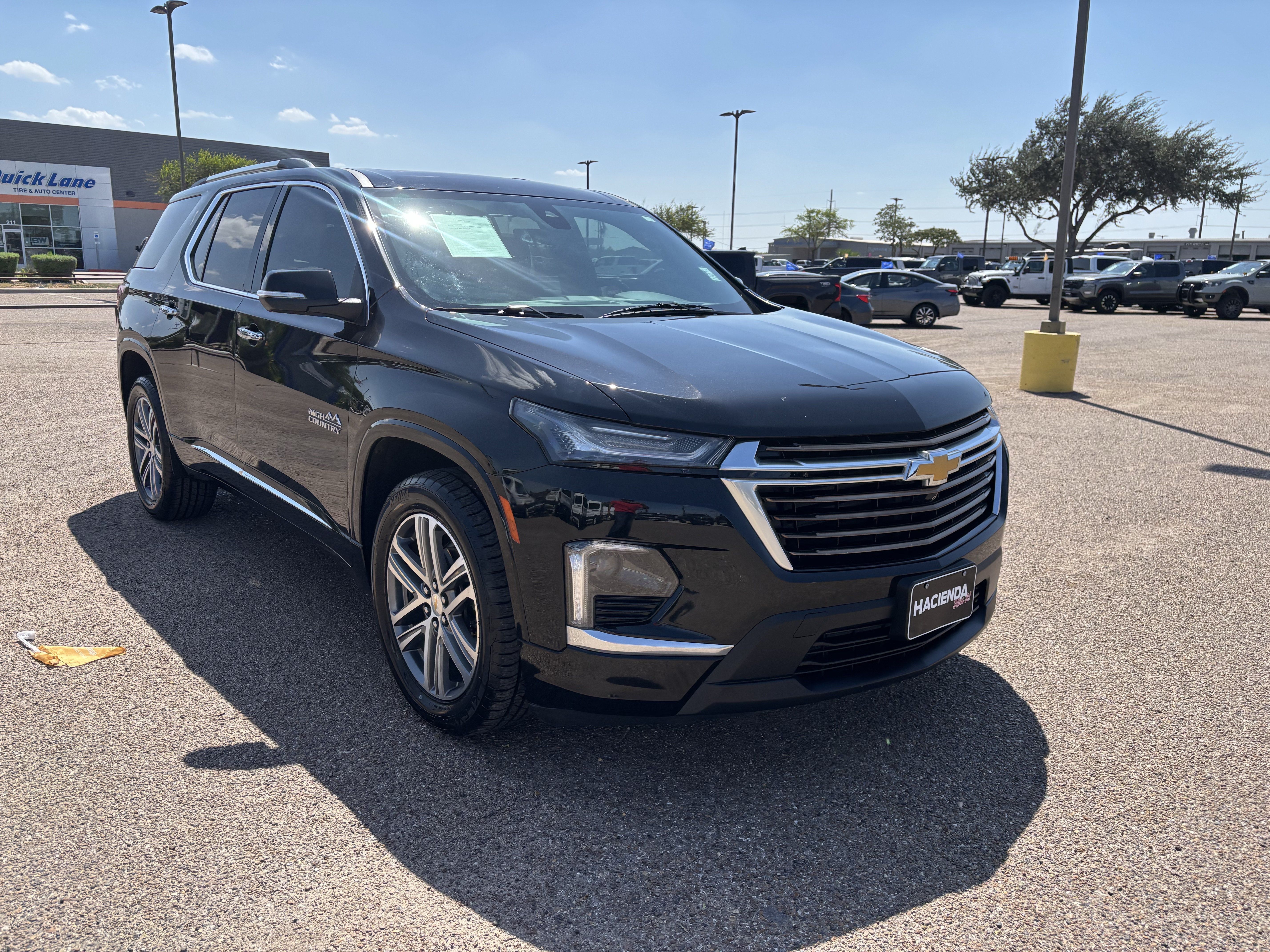 Used 2023 Chevrolet Traverse High Country w/ LPO, Floor Liner Package FWD image 5