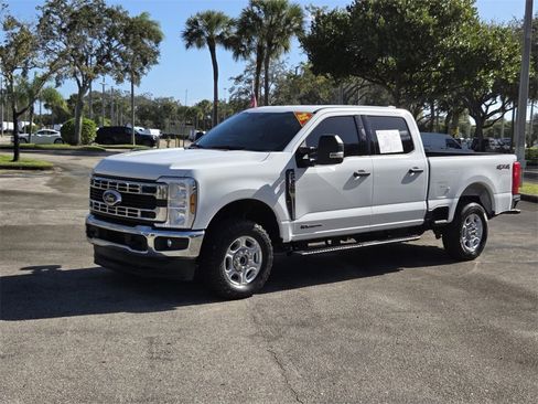 Used 2025 Ford F250 XLT image 1
