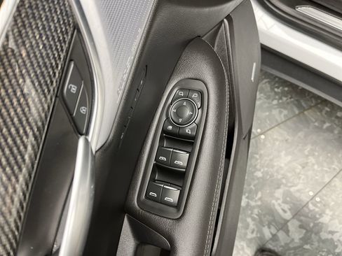 Certified 2024 Cadillac XT5 Sportv w/ LPO, Floor Liner Package AWD/4WD image 10