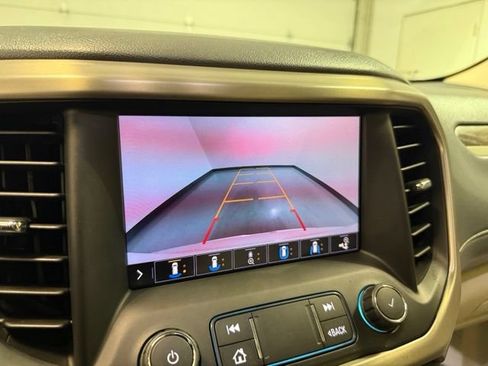 Used 2020 GMC Acadia Denali w/ Technology Package AWD/4WD image 22