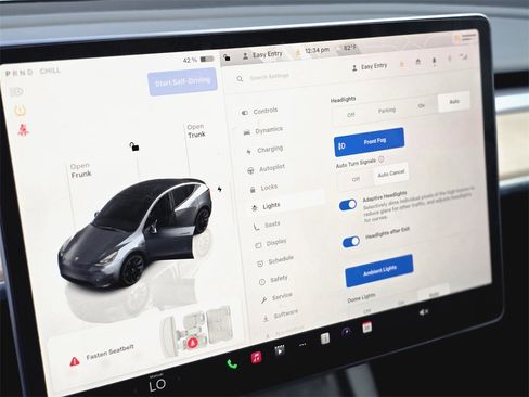 Used 2023 Tesla Model Y Long Range image 25