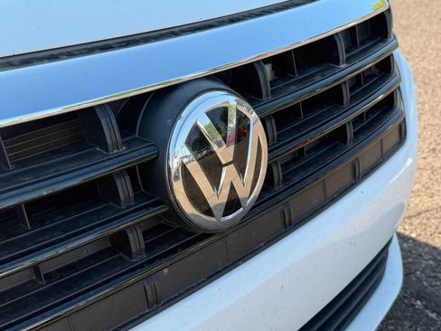 Used 2019 Volkswagen Jetta R-Line w/ R-Line Cold Weather Package FWD image 8