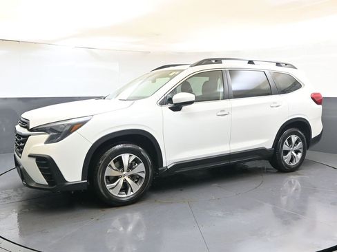 Certified 2024 Subaru Ascent Premium w/ Convenience Package image 2