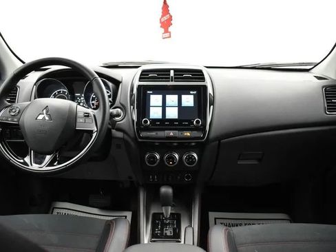 Used 2024 Mitsubishi Outlander Sport SE image 19