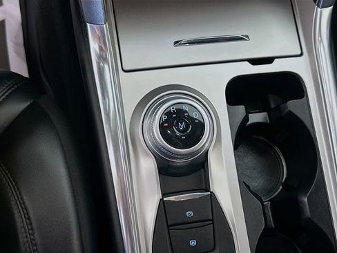 Used 2020 Ford Explorer Platinum w/ Premium Technology Package AWD/4WD image 17