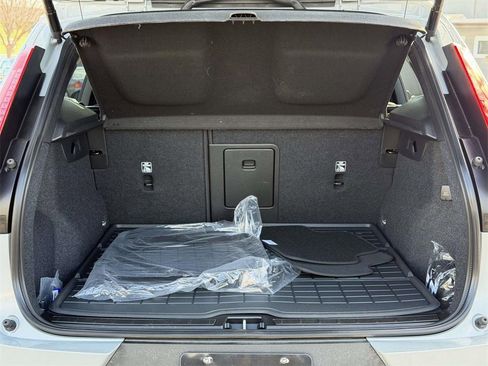 Certified 2026 Volvo XC40 B5 Plus w/ Protection Package Premier image 15