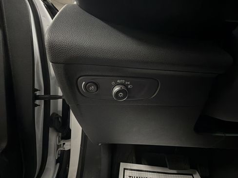 Used 2023 Buick Envision Preferred image 17