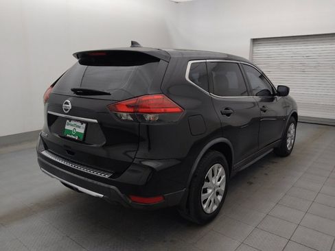Used 2017 Nissan Rogue S image 9