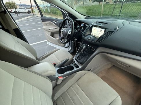 Used 2016 Ford Escape SE w/ Equipment Group 201A image 14