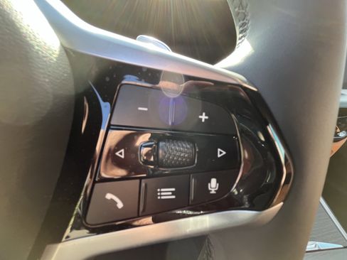 Used 2025 BMW 430i Convertible w/ Premium Package image 19